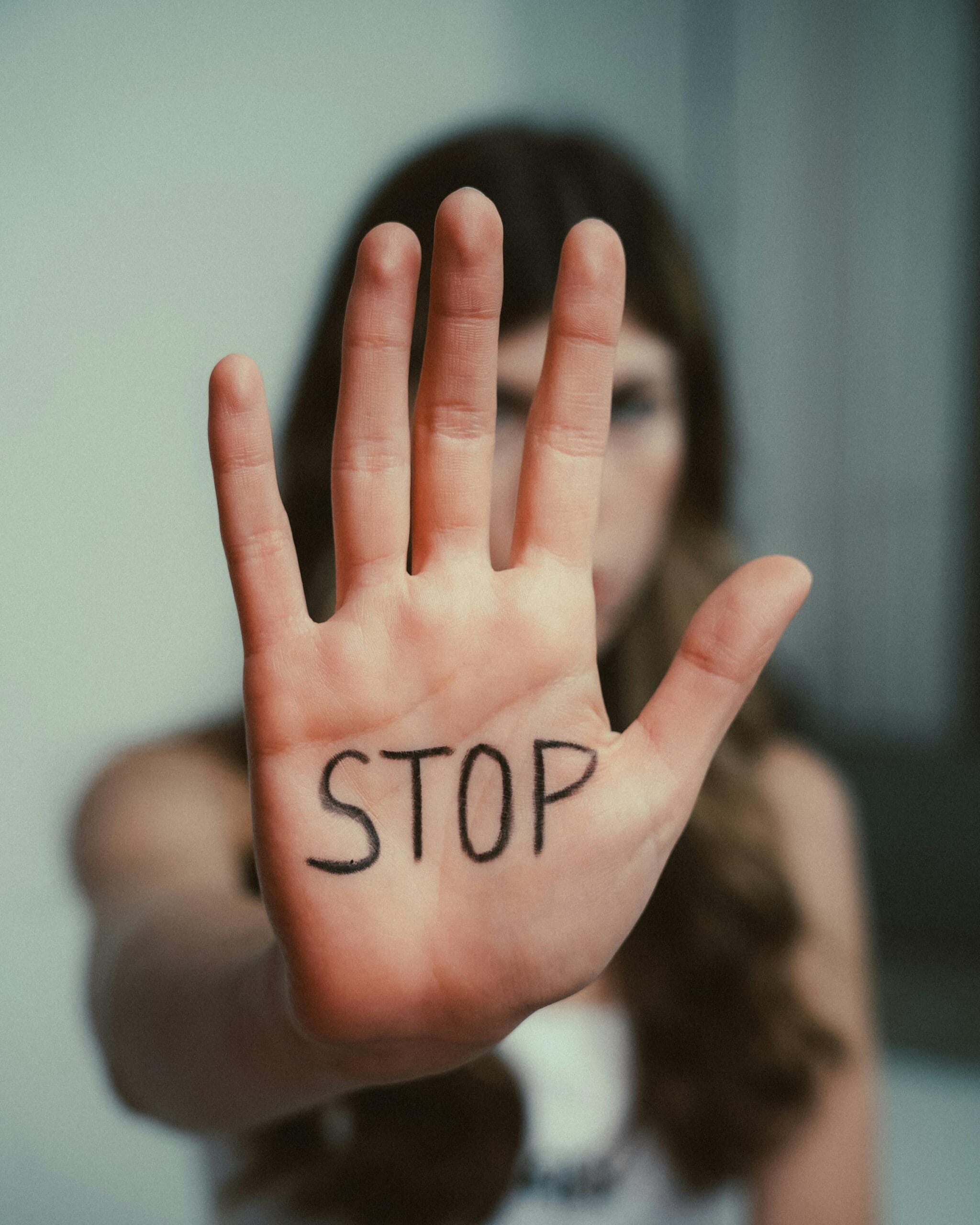 Read more about the article Stop Sending These WhatsApp Messages (They Kill Donations)