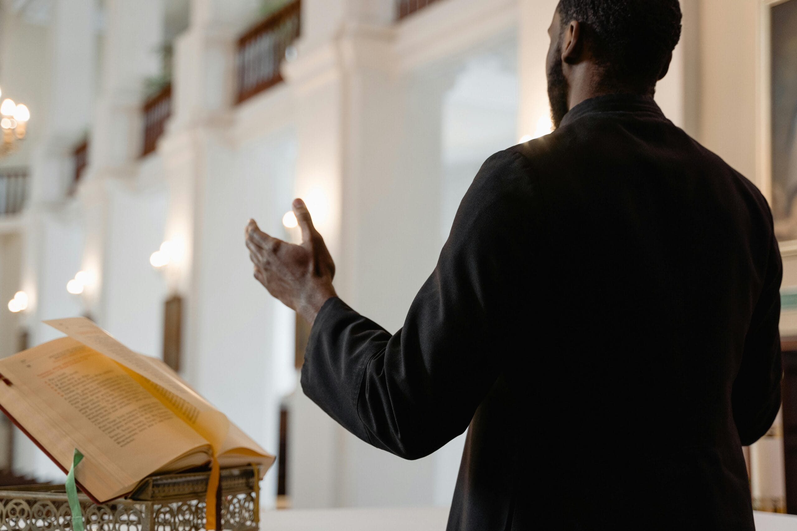 Read more about the article Church Fundraising Sermon Examples That Inspire Generosity 